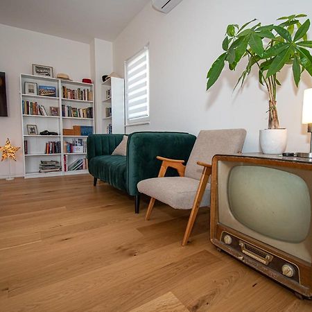 Apartment Nikola Kaštel Novi Eksteriør billede