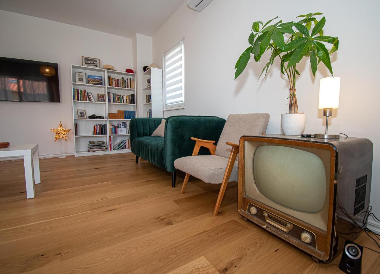 Apartment Nikola Kaštel Novi Eksteriør billede