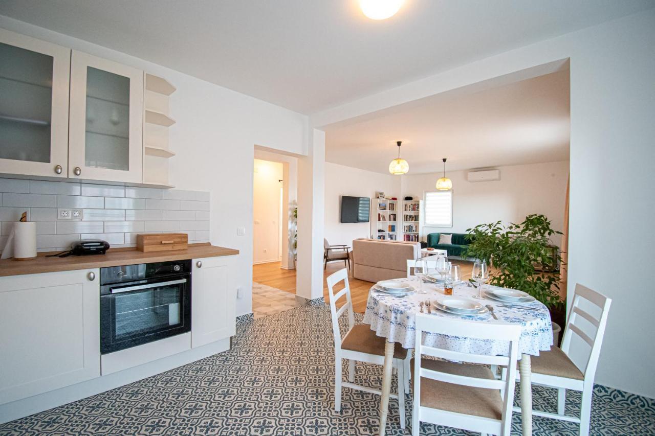 Apartment Nikola Kaštel Novi Eksteriør billede